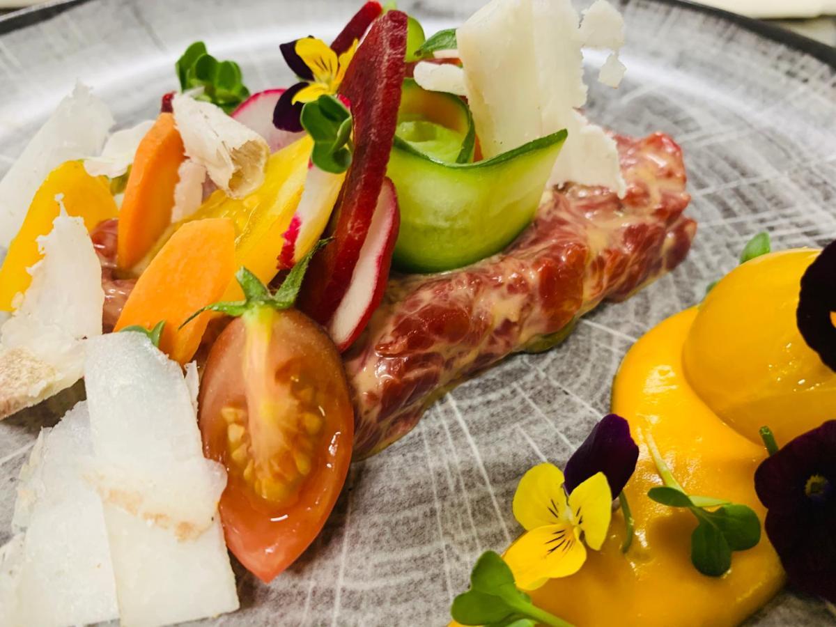 Logis Le Relais De La Voie Sacree Hotel Issoncourt ภายนอก รูปภาพ
