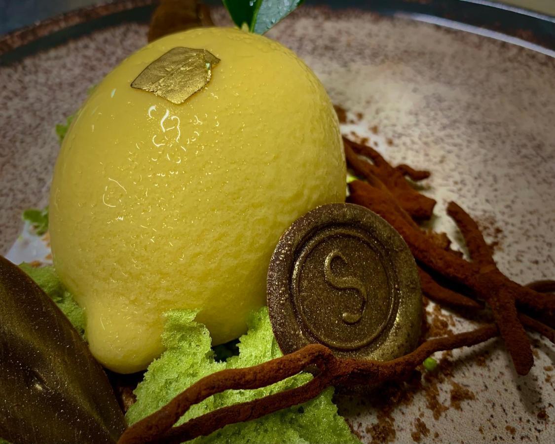 Logis Le Relais De La Voie Sacree Hotel Issoncourt ภายนอก รูปภาพ