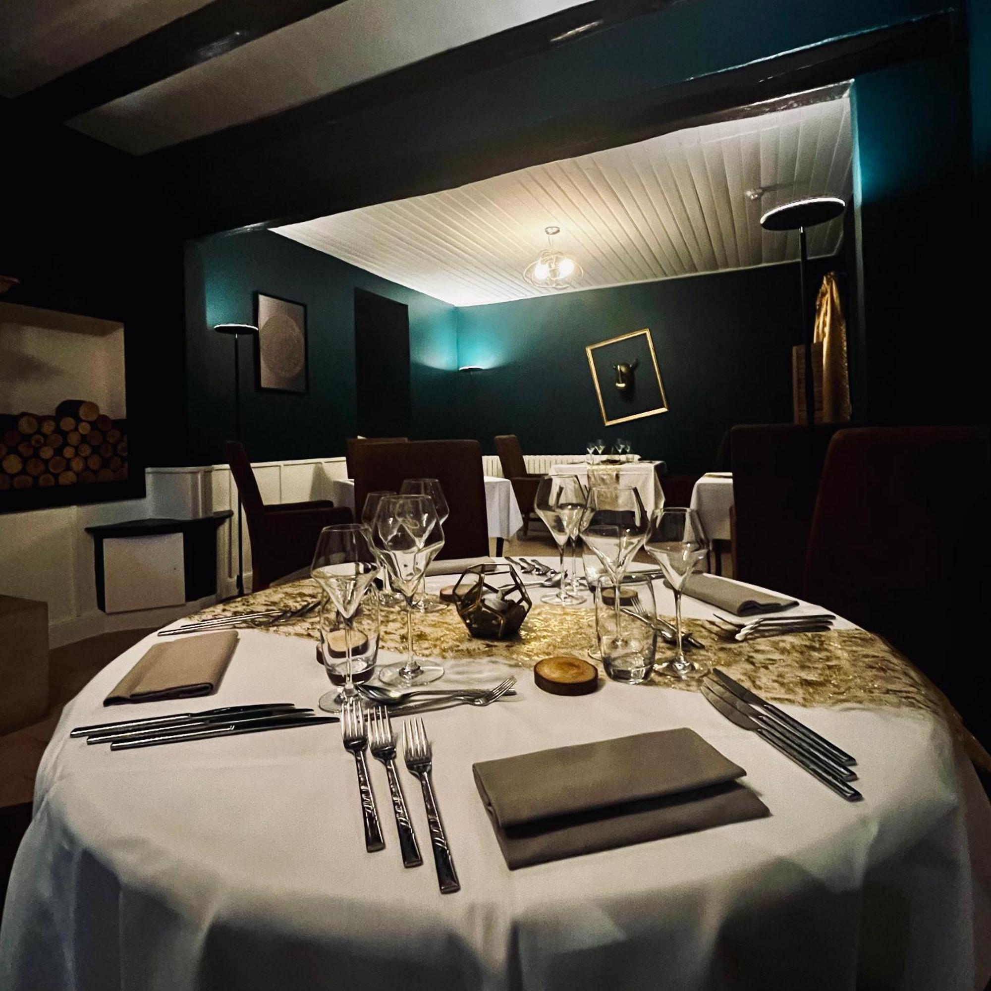 Logis Le Relais De La Voie Sacree Hotel Issoncourt ภายนอก รูปภาพ