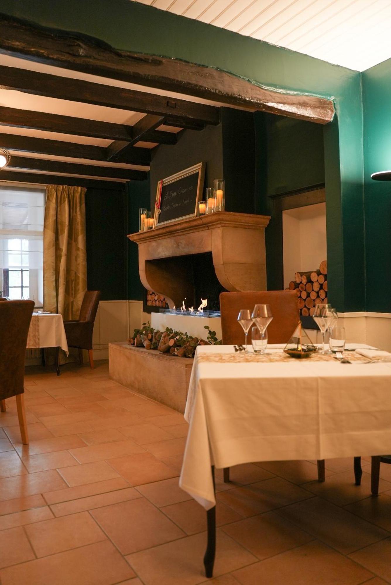 Logis Le Relais De La Voie Sacree Hotel Issoncourt ภายนอก รูปภาพ