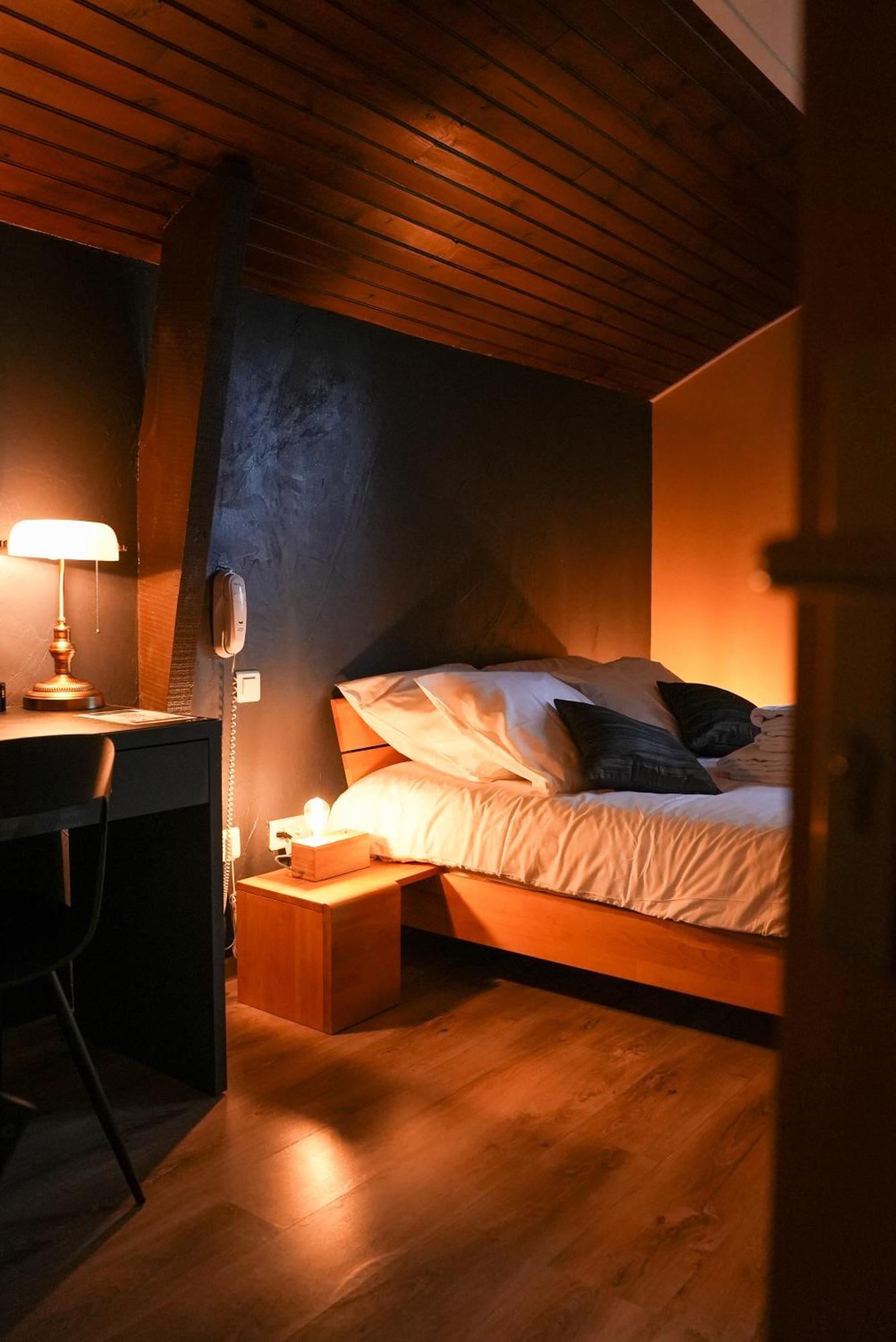 Logis Le Relais De La Voie Sacree Hotel Issoncourt ภายนอก รูปภาพ